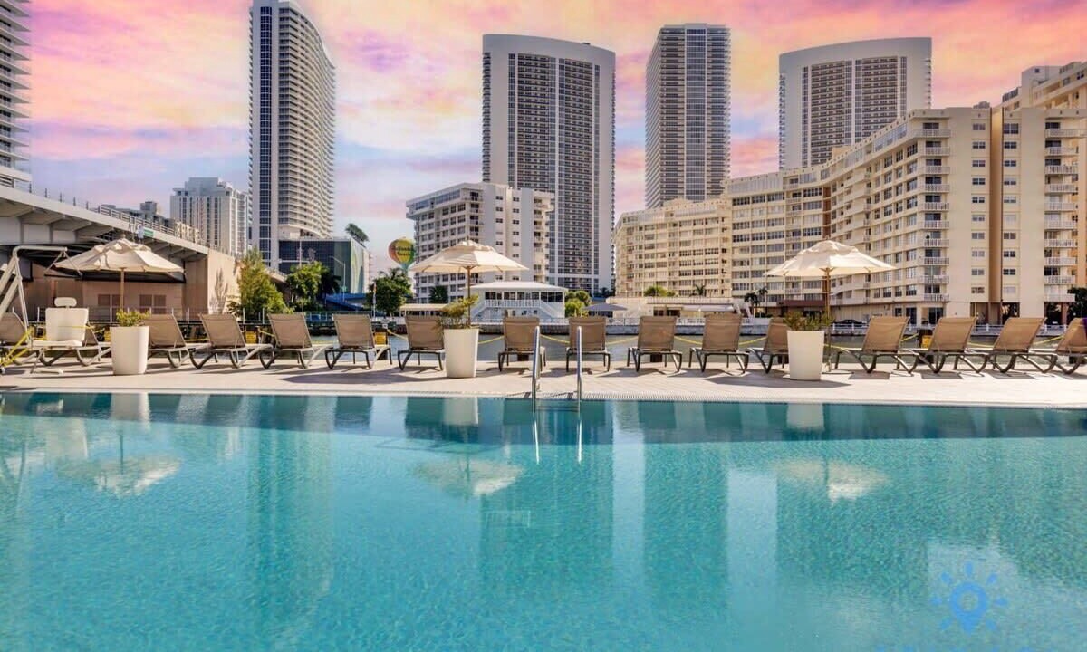 Photo of Outdoor in Hallandale Beach