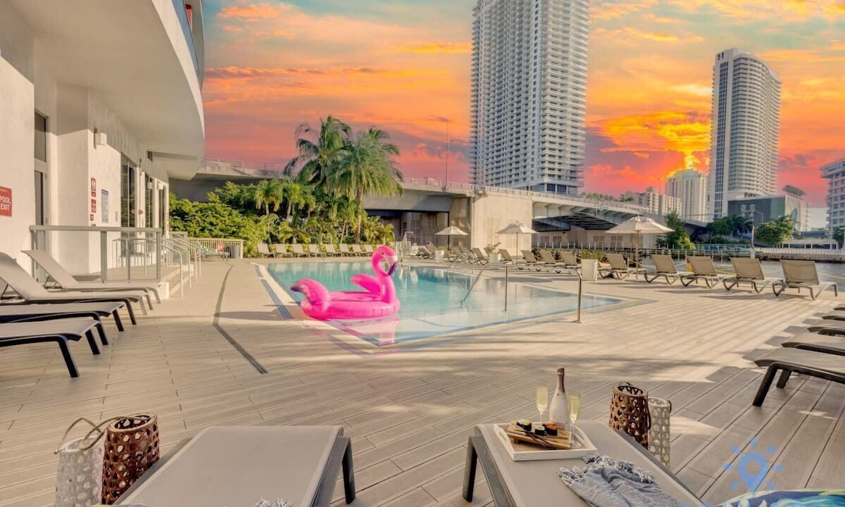 Photo of Outdoor in Hallandale Beach