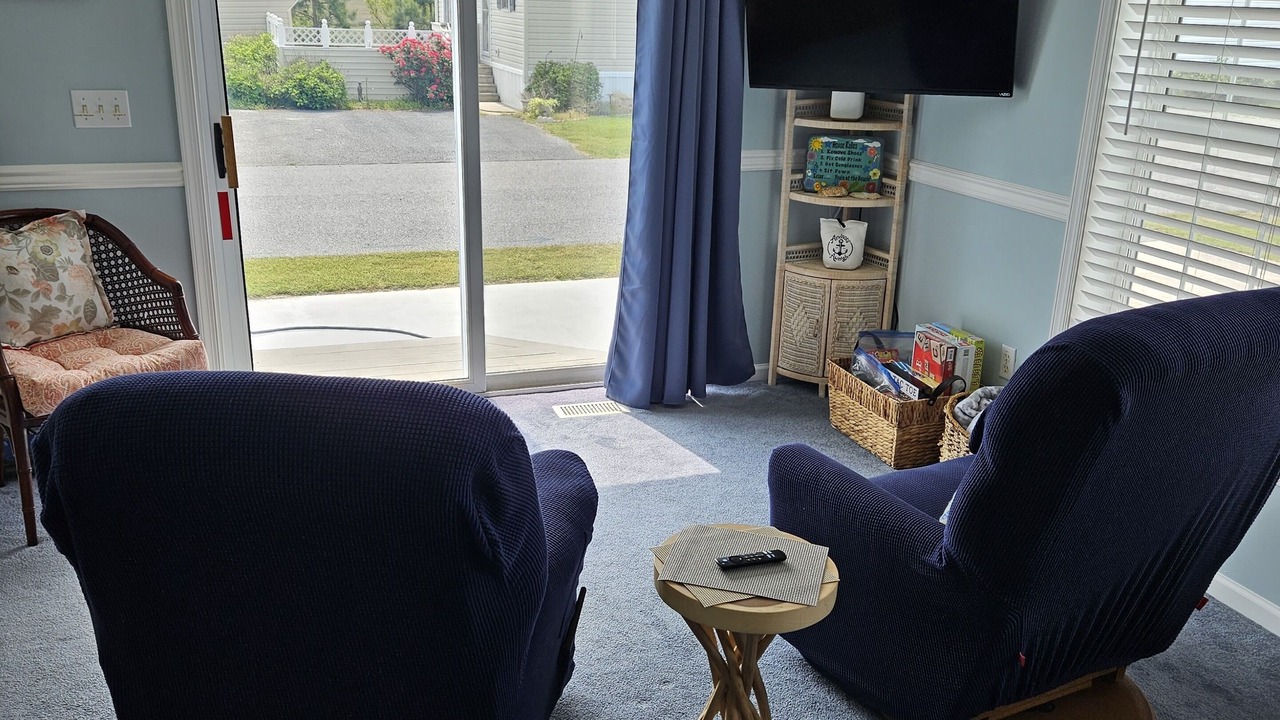 Photo of Livingroom in Assateague Pointe