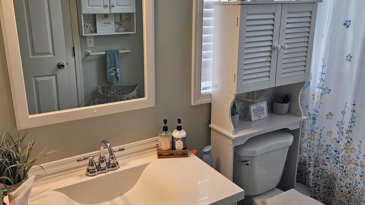 Photo of Bathroom in Assateague Pointe