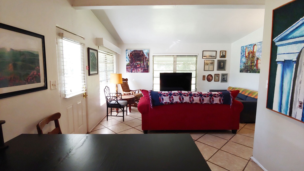 Photo of Livingroom in Whispering Oaks