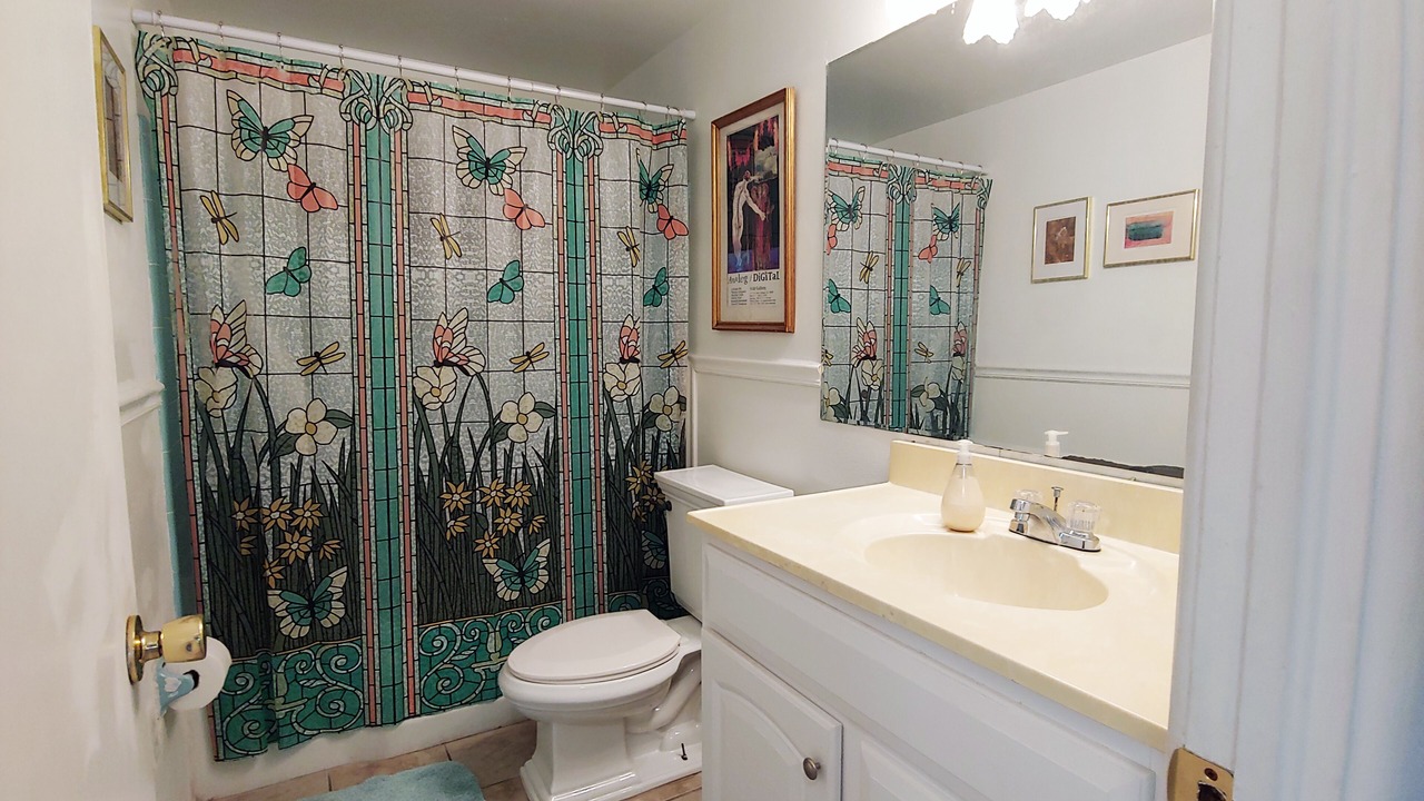 Photo of Bathroom in Whispering Oaks