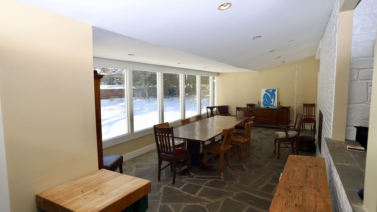 Photo of Livingroom in McLean