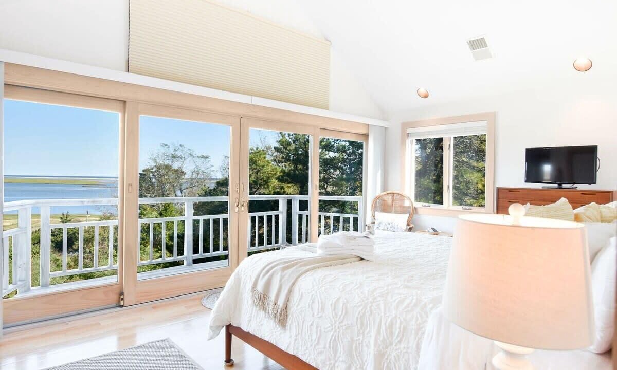 Photo of Bedroom in East Orleans