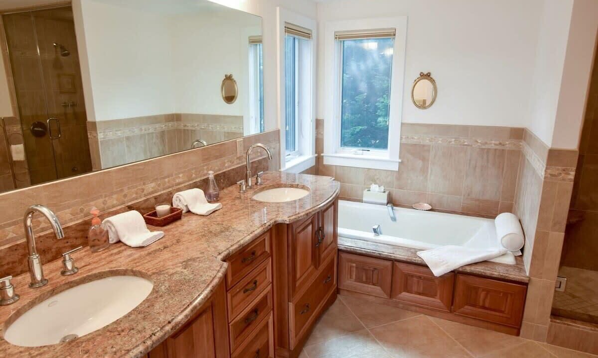 Photo of Bathroom in East Orleans
