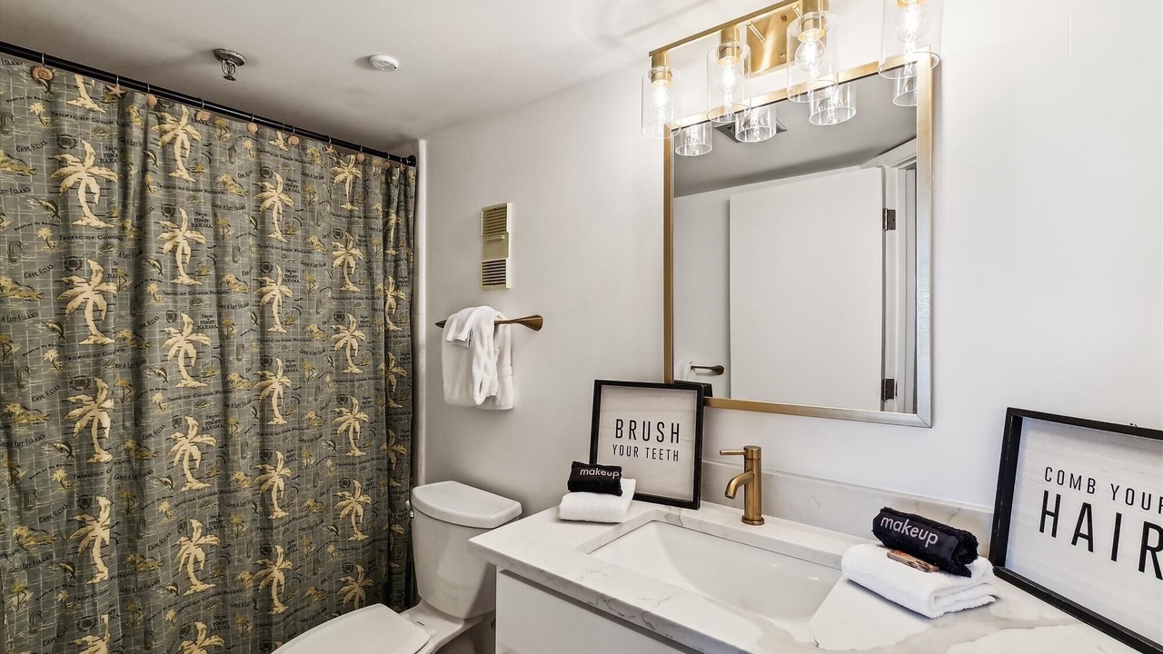 Photo of Bathroom in Holiday Isle