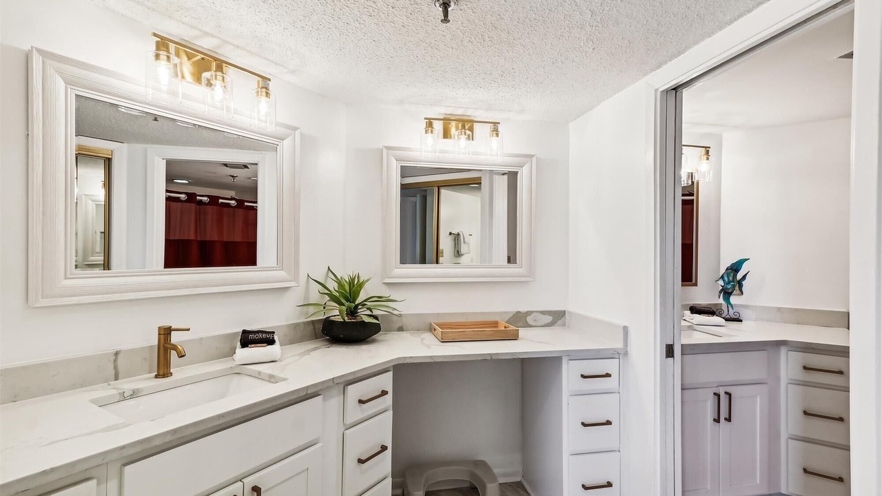 Photo of Bathroom in Holiday Isle