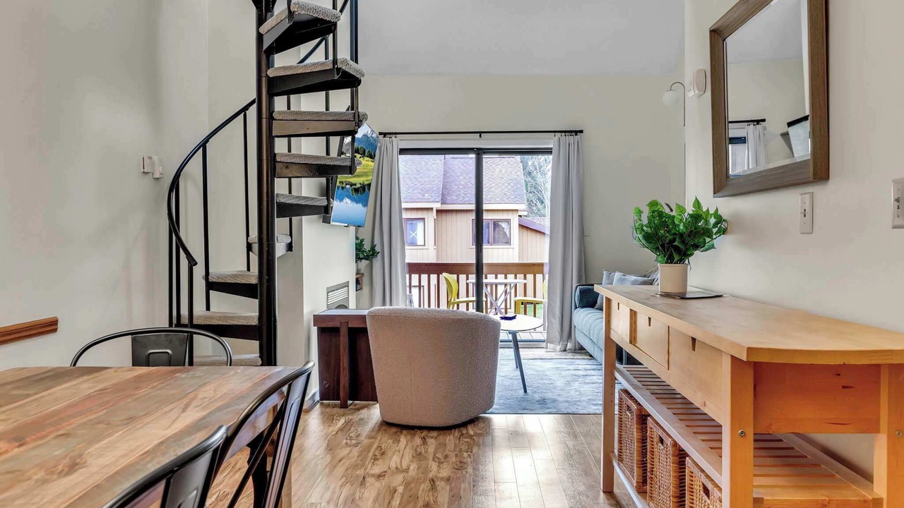 Photo of Livingroom in Great Valley