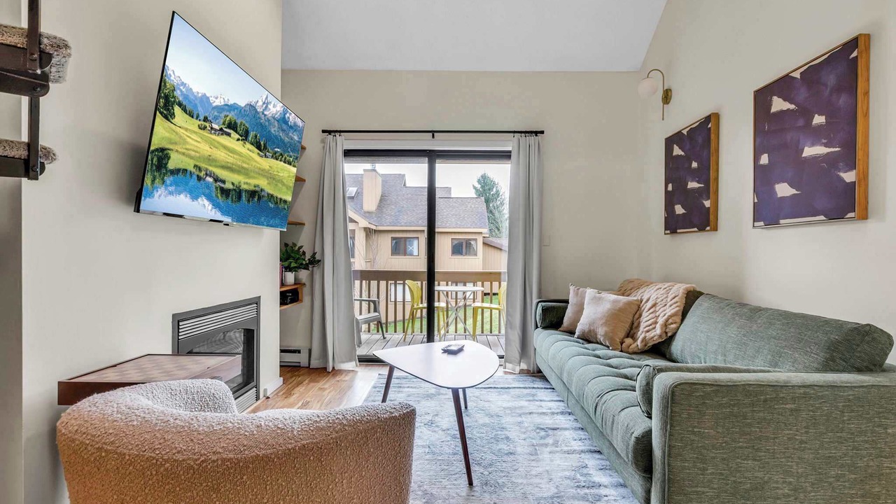 Photo of Livingroom in Great Valley