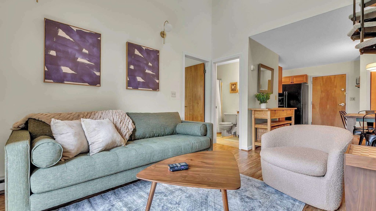 Photo of Livingroom in Great Valley