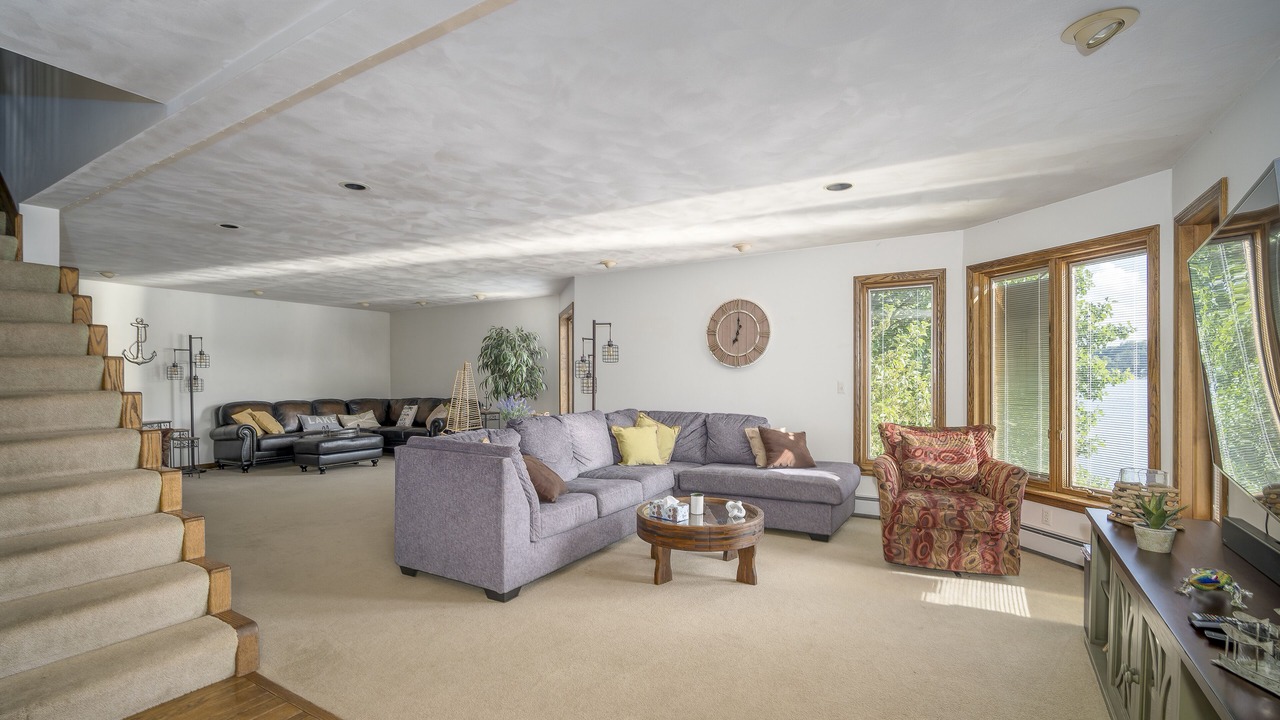 Photo of Livingroom in Findley Lake