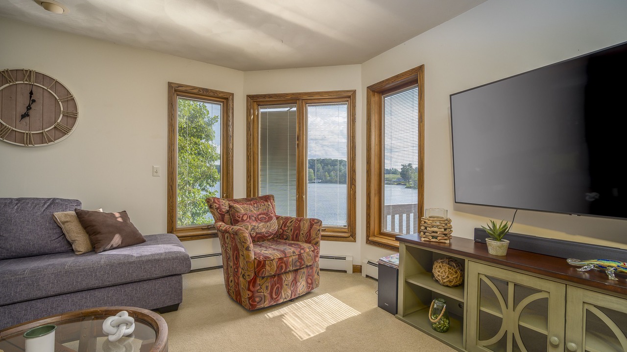 Photo of Livingroom in Findley Lake