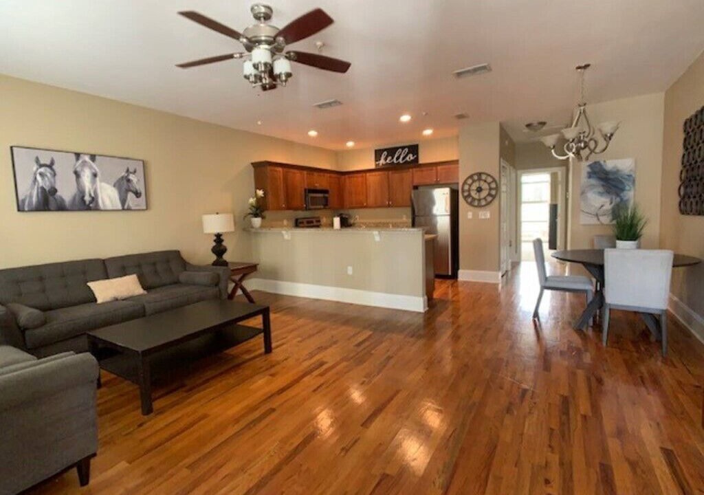 Photo of Livingroom in Tallahassee