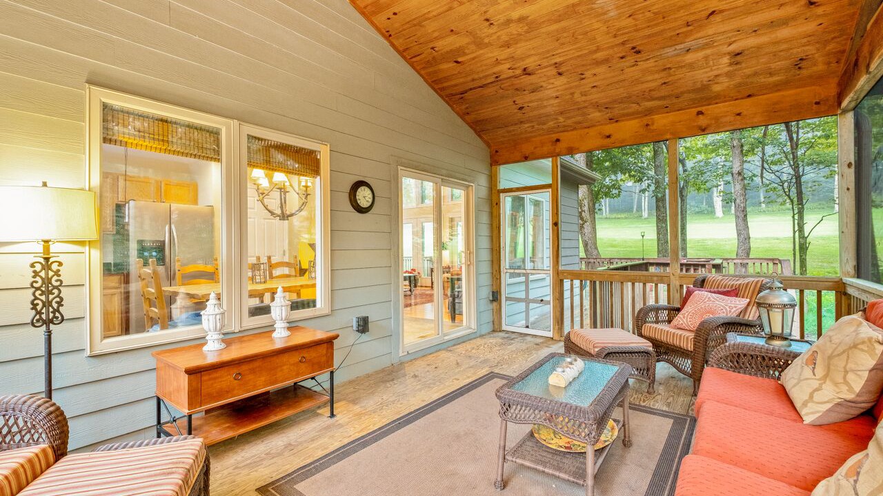 Photo of Livingroom in Chestnut Springs