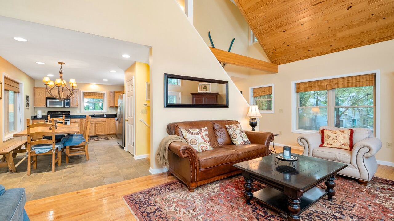 Photo of Livingroom in Chestnut Springs