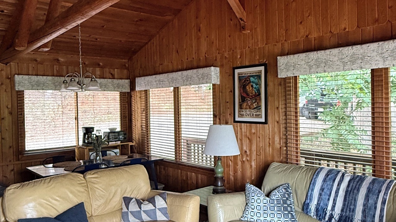 Photo of Livingroom in Huddleston