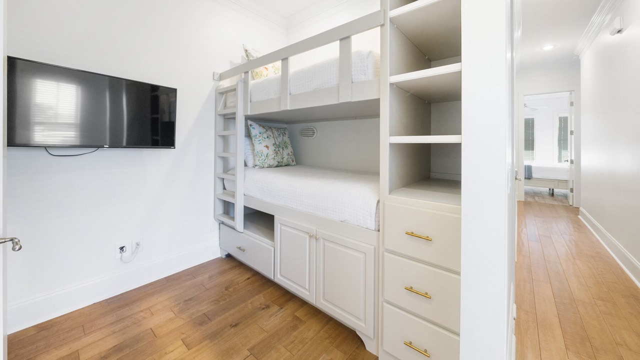 Photo of Bedroom in Miramar Beach