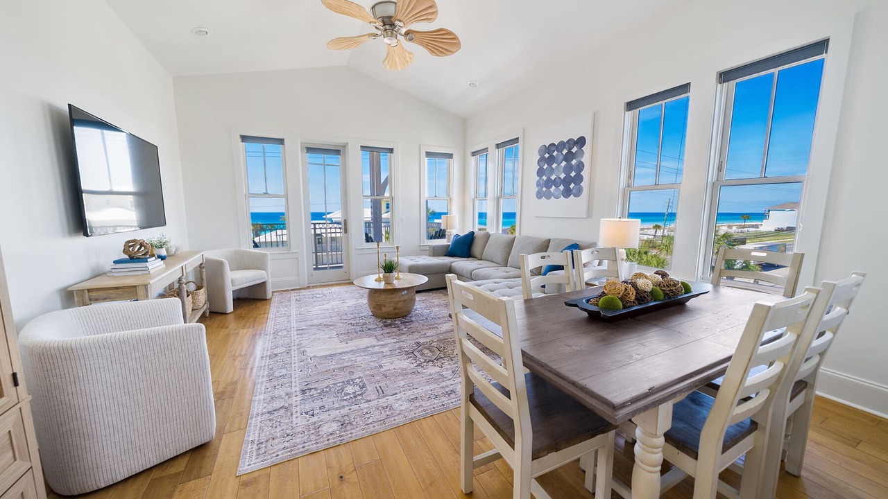 Photo of Livingroom in Miramar Beach