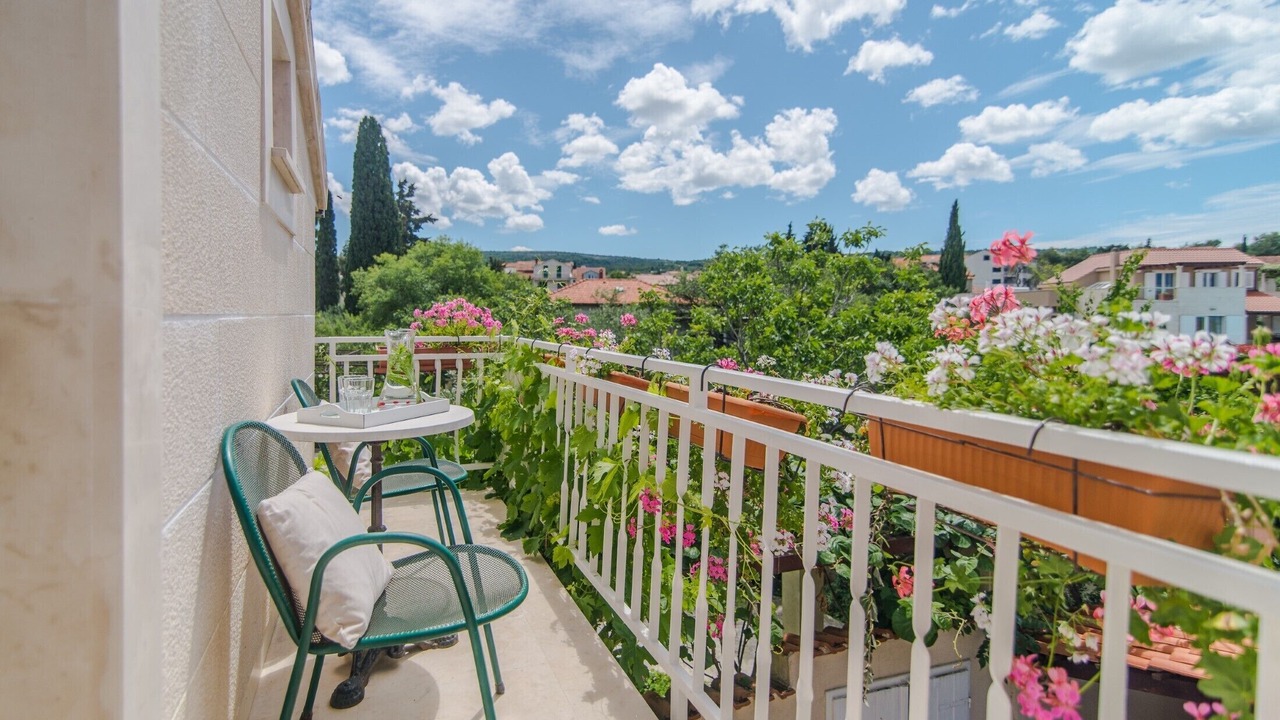 Photo of Patio Balcony in Mirce