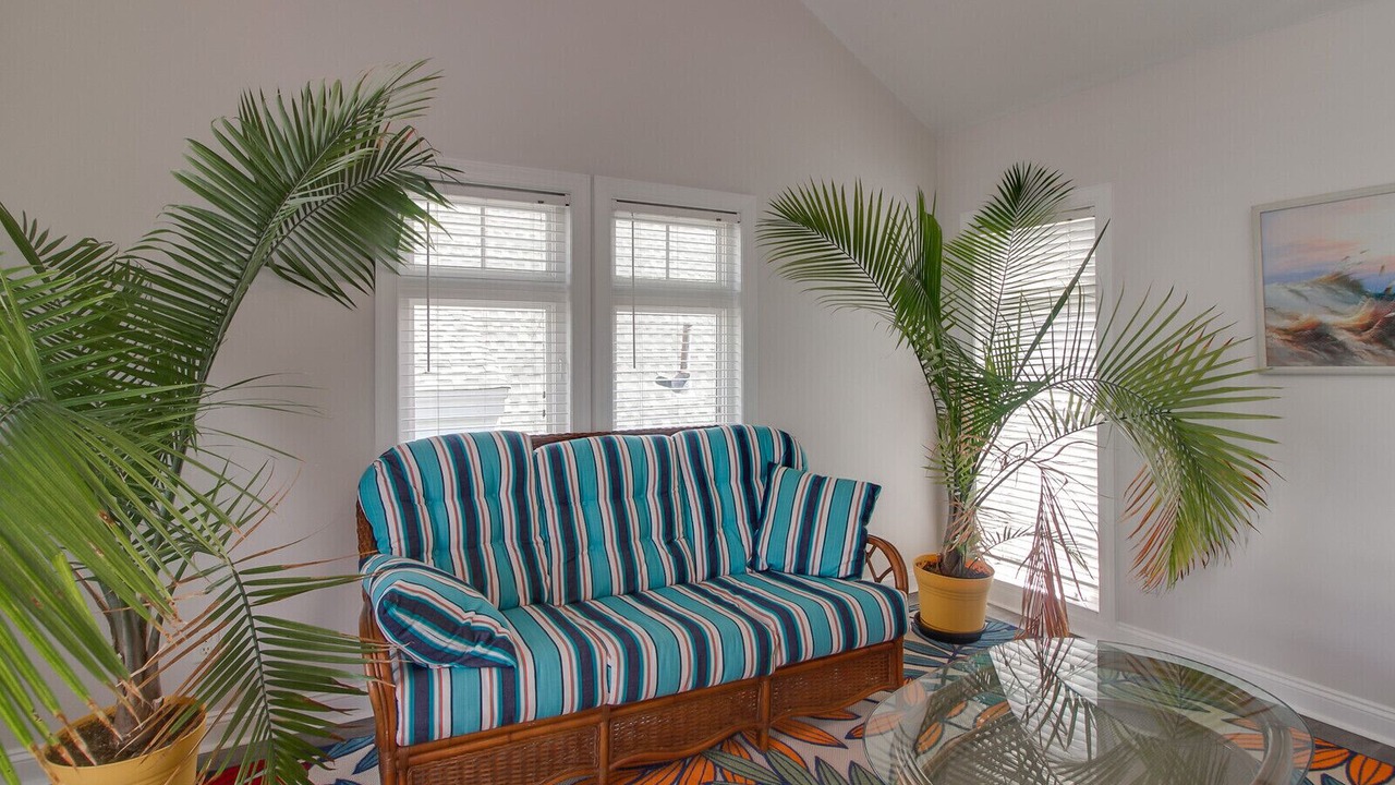 Photo of Livingroom in East Ocean View