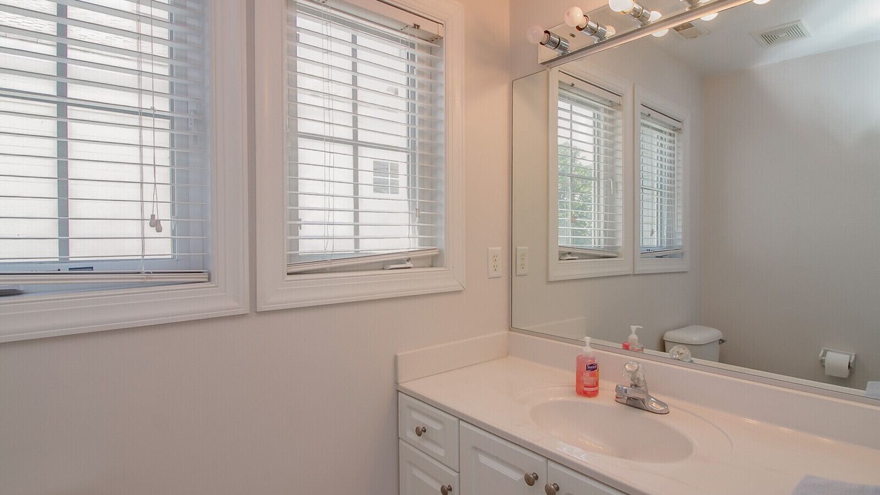 Photo of Bathroom in East Ocean View