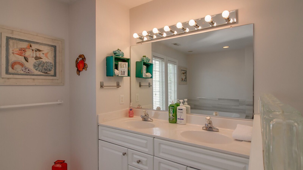 Photo of Bathroom in East Ocean View