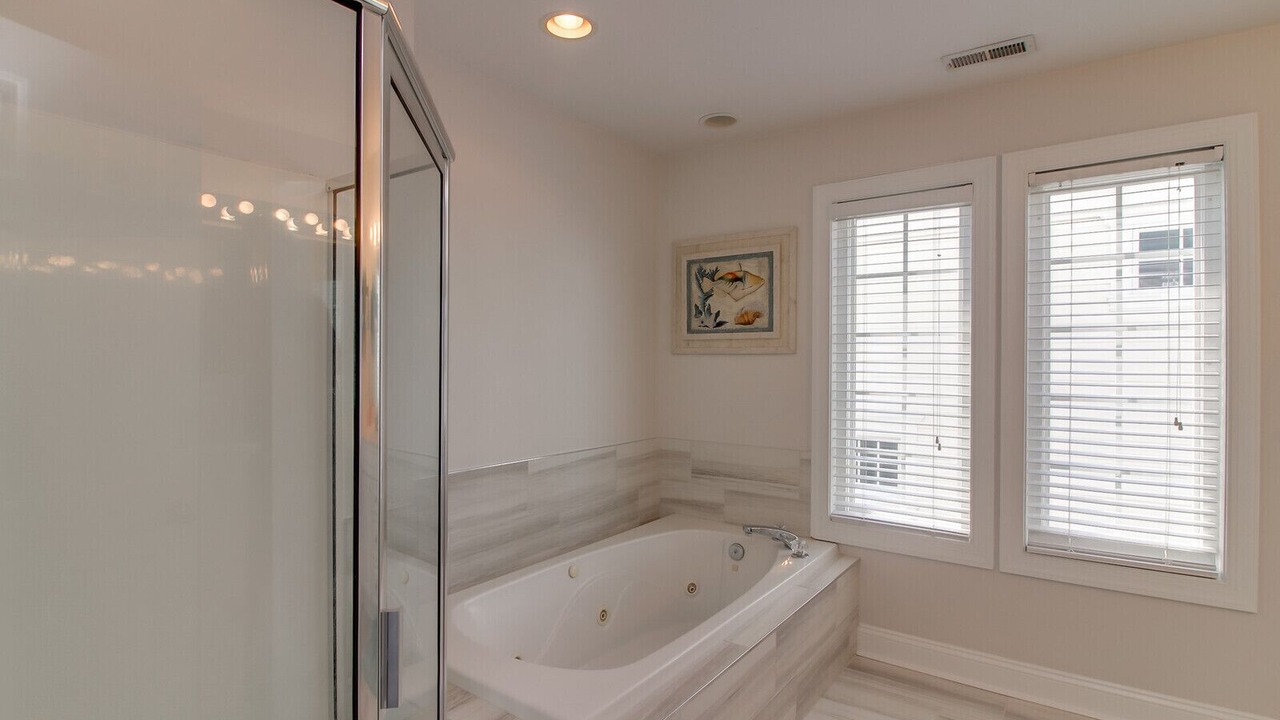 Photo of Bathroom in East Ocean View