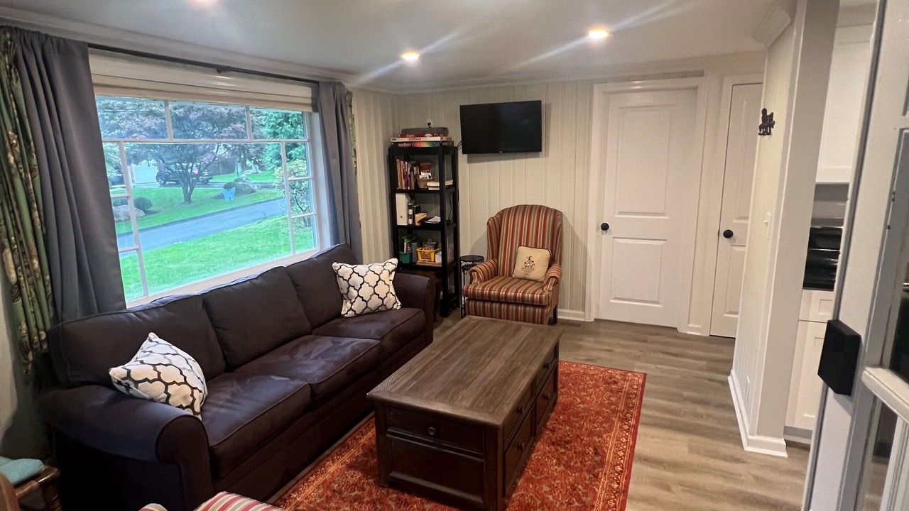 Photo of Livingroom in Miller Place
