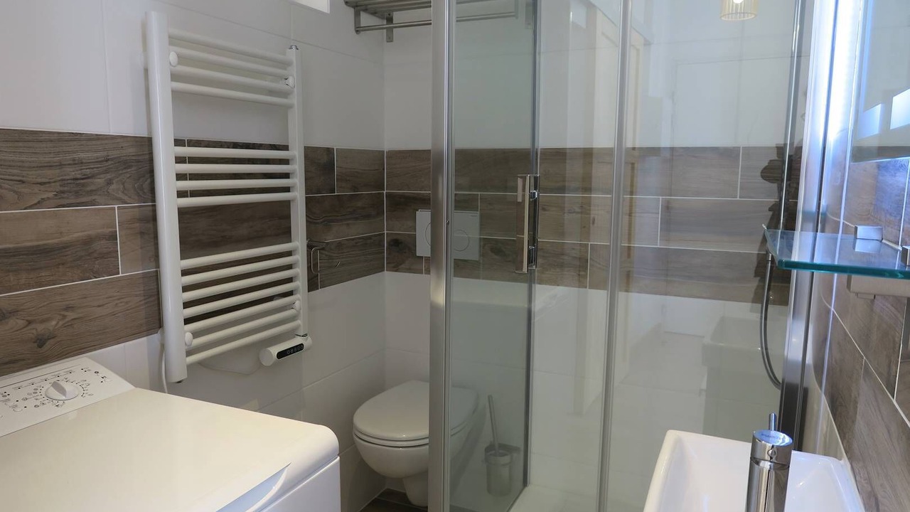 Photo of Bathroom in Tregastel