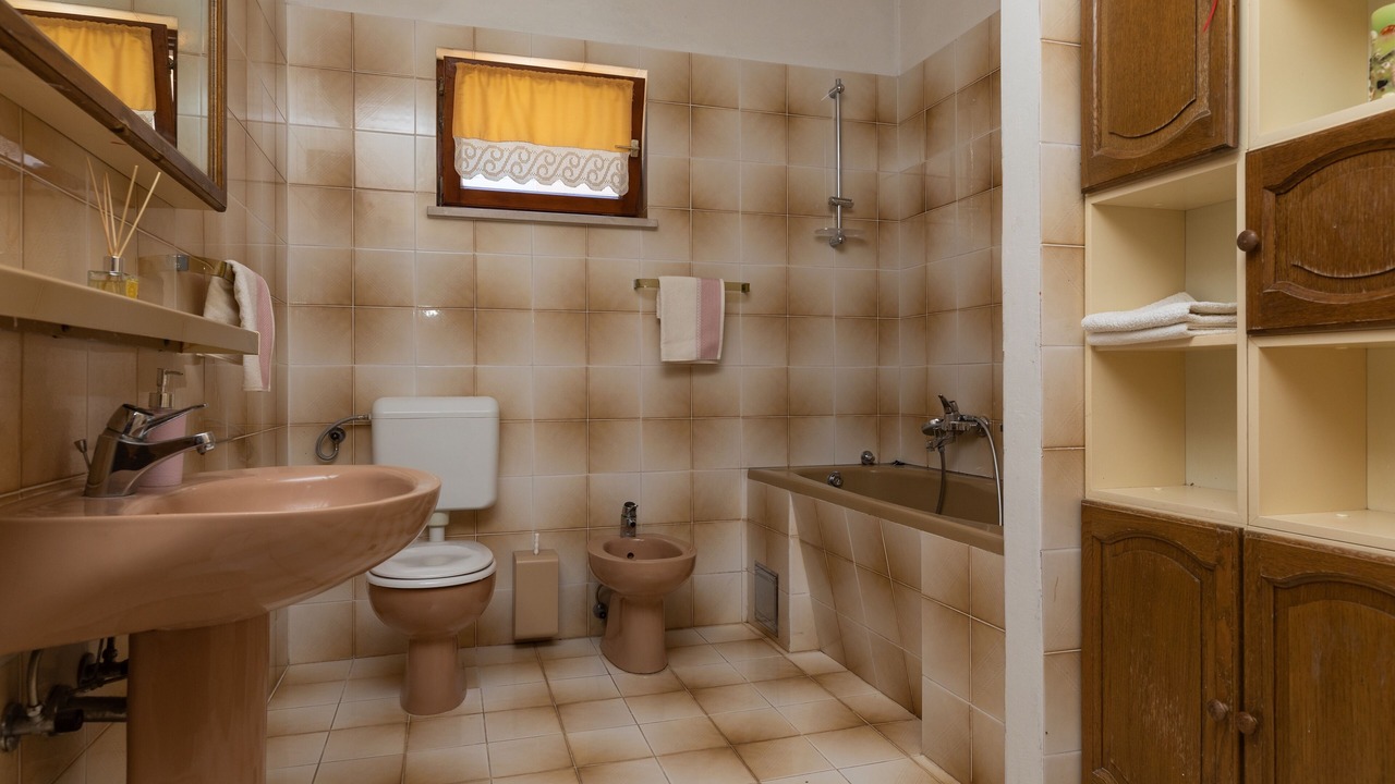 Photo of Bathroom in Duce