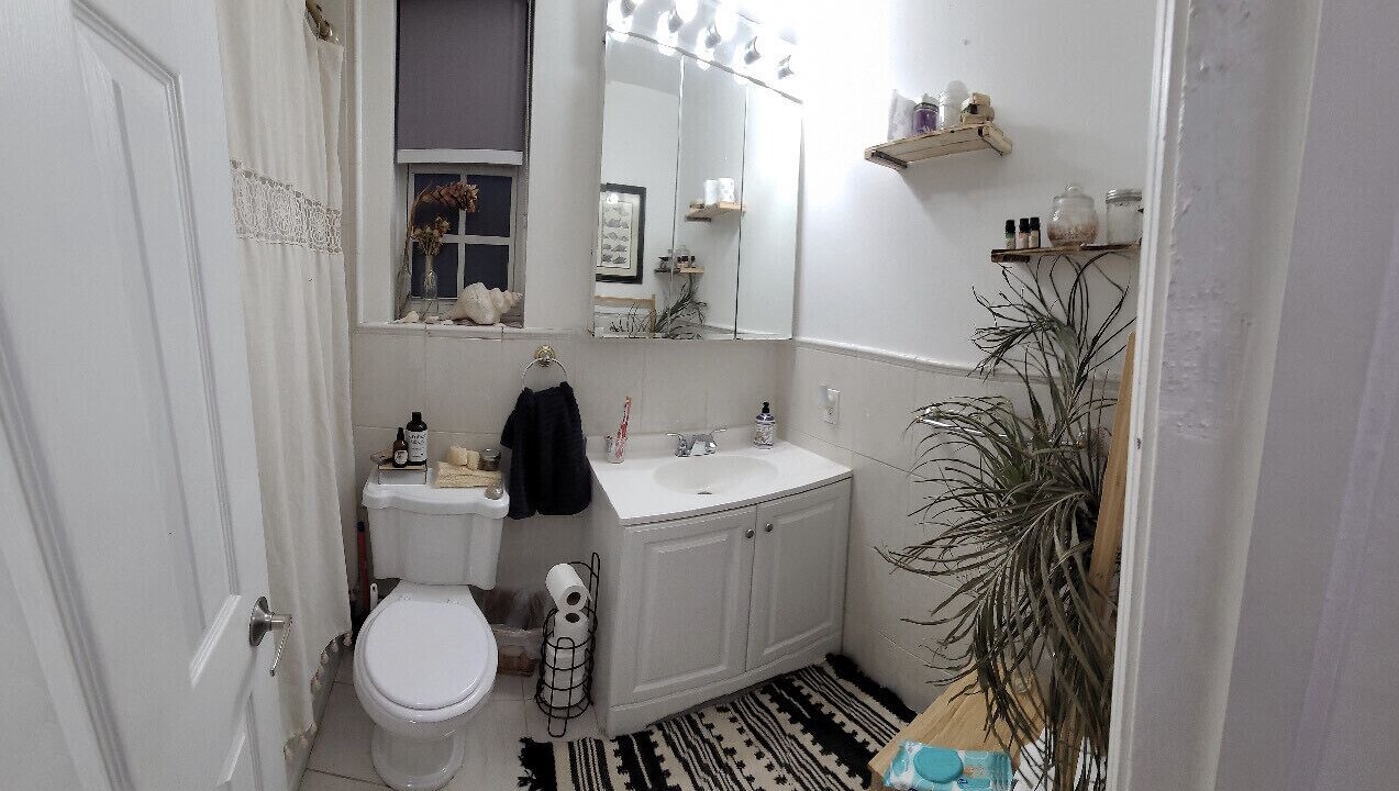 Photo of Bathroom in The Roads