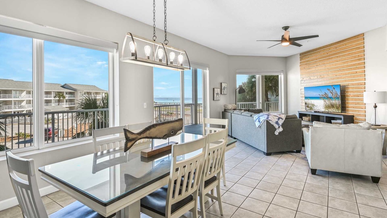 Photo of Livingroom in Avalon Beach Estates