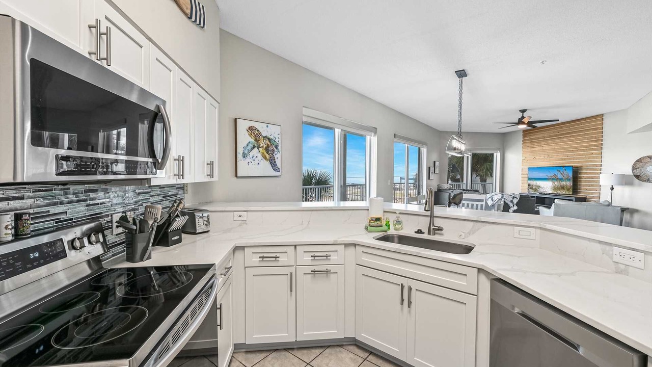 Photo of Kitchen in Avalon Beach Estates