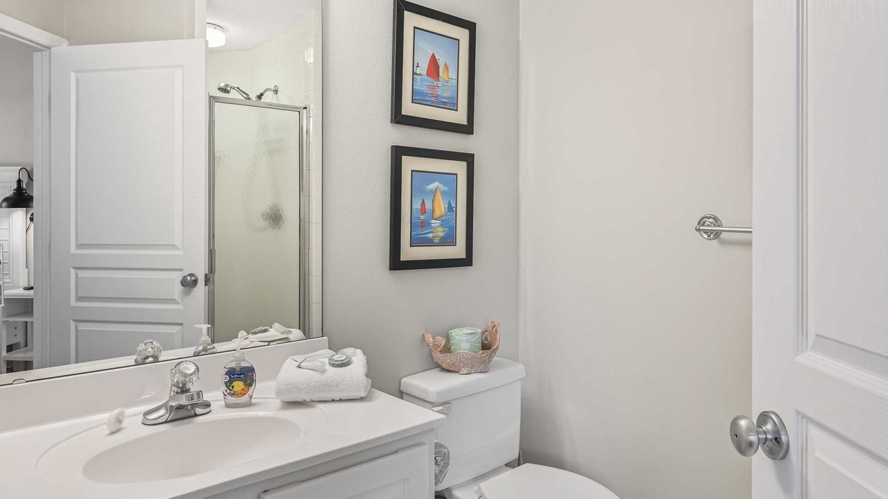 Photo of Bathroom in Avalon Beach Estates