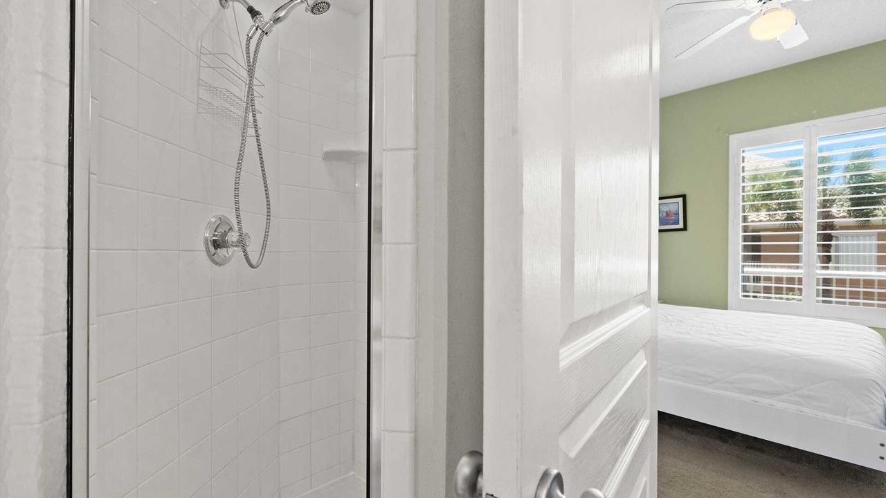 Photo of Bathroom in Avalon Beach Estates
