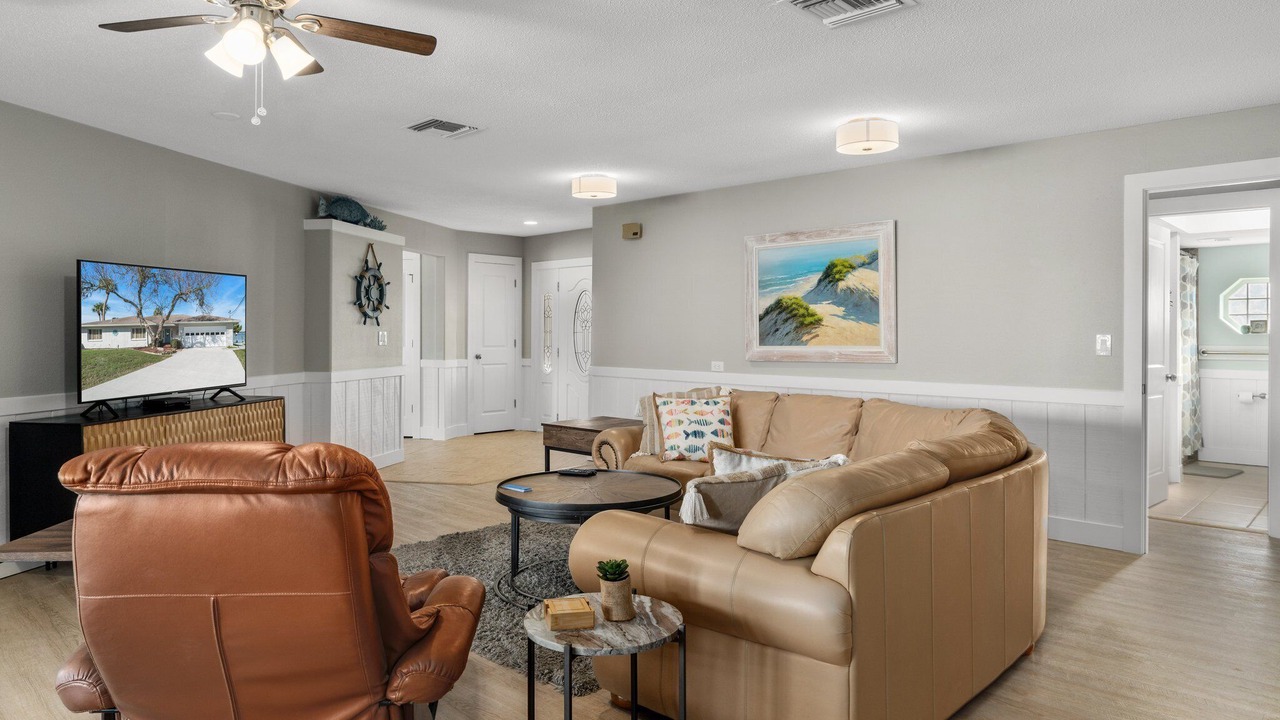 Photo of Livingroom in Crystal Shores