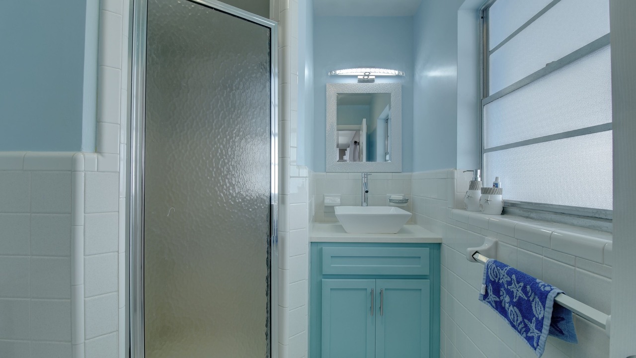 Photo of Bathroom in Cocoa Isles