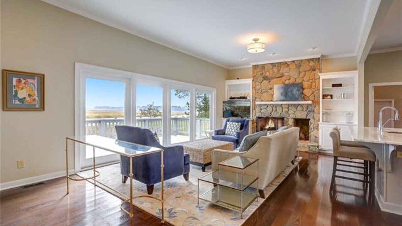 Photo of Livingroom in West Point