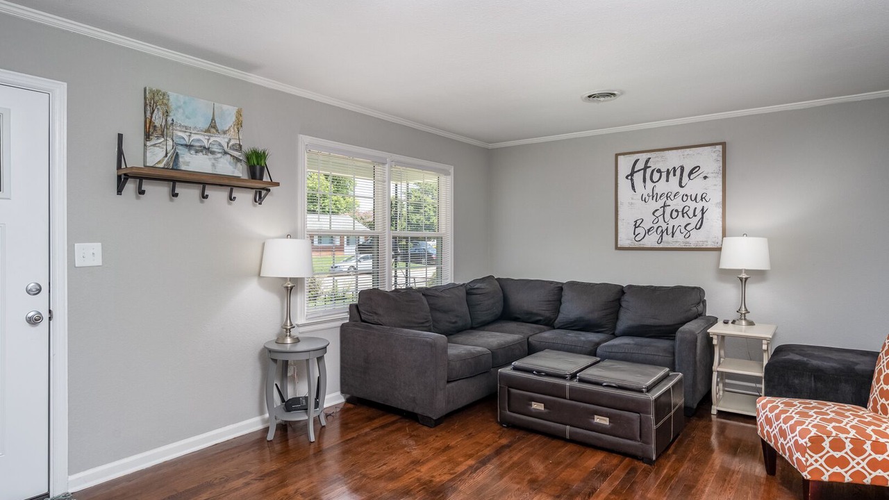 Photo of Livingroom in North Newport News