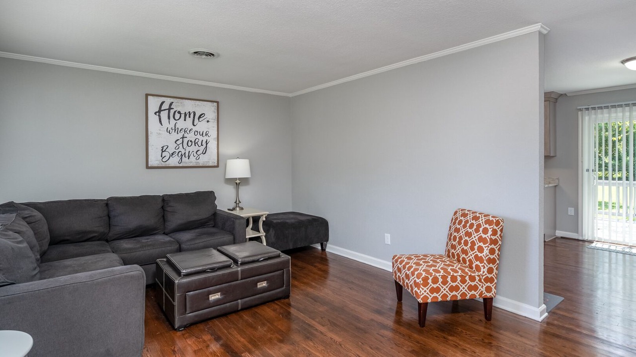 Photo of Livingroom in North Newport News