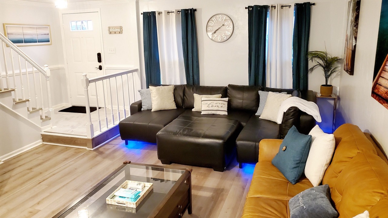 Photo of Livingroom in Norfolk - Virginia Beach