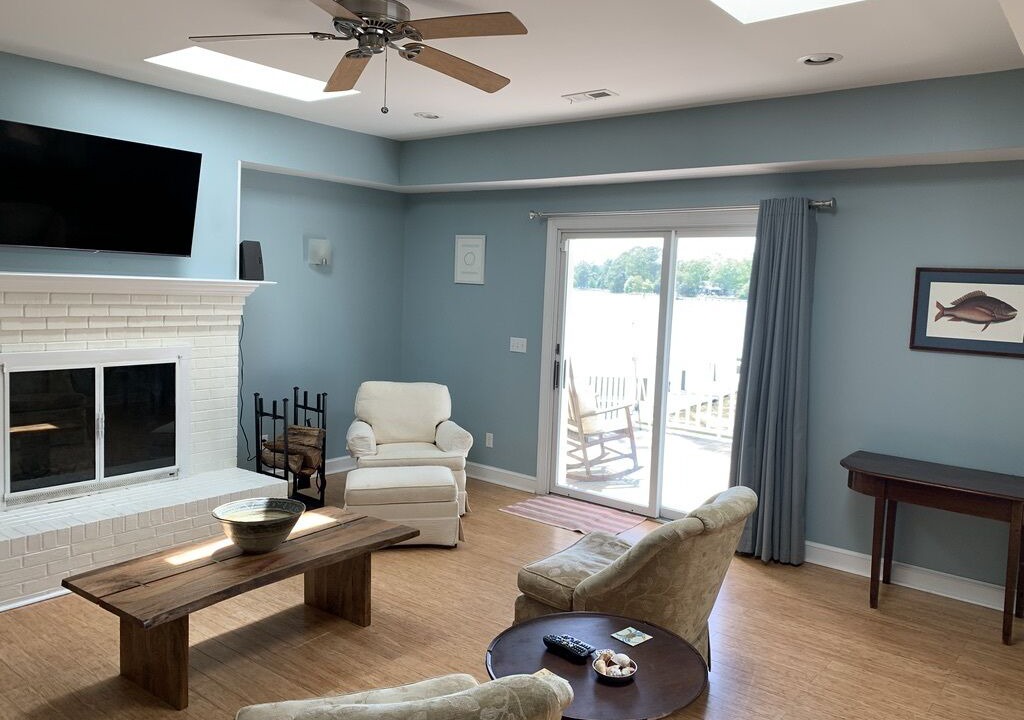 Photo of Livingroom in Mathews