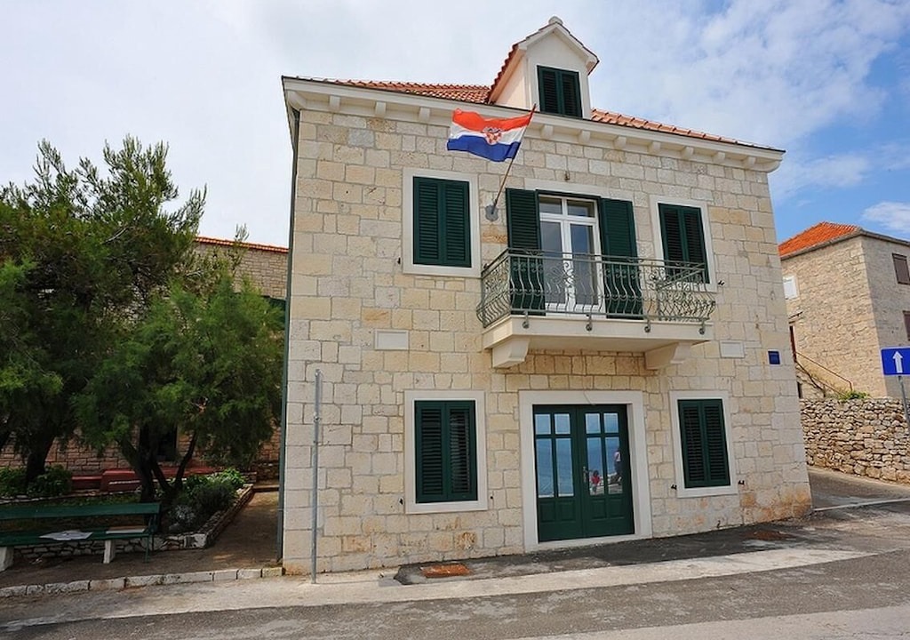 Photo of Buildings in Sutivan