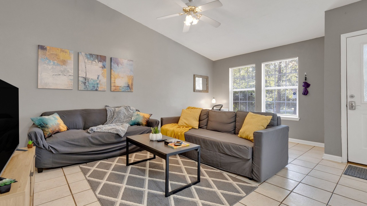 Photo of Livingroom in Tallahassee