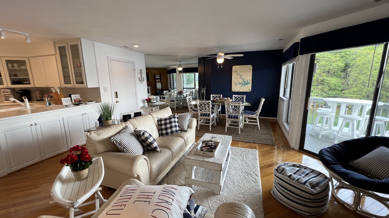 Photo of Livingroom in North Shore