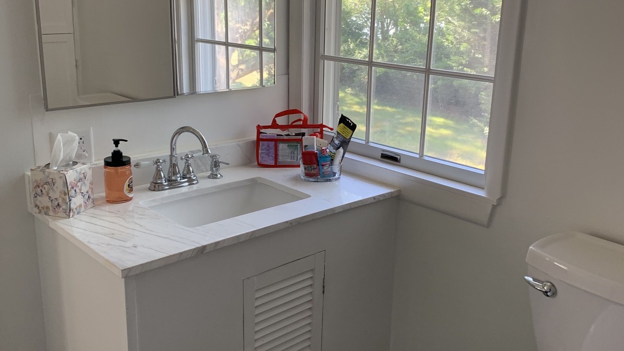 Photo of Bathroom in Davis Wharf