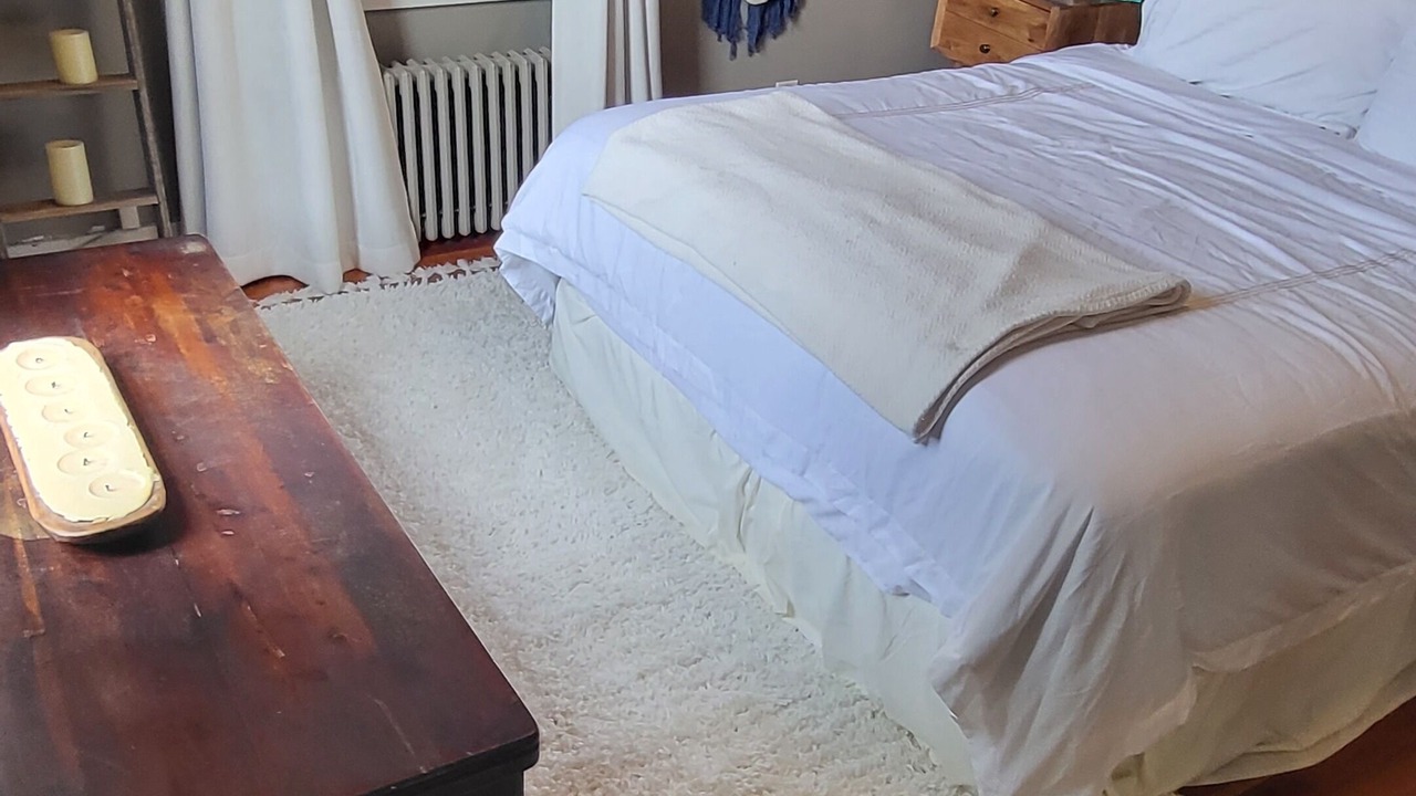 Photo of Bedroom in Halesite