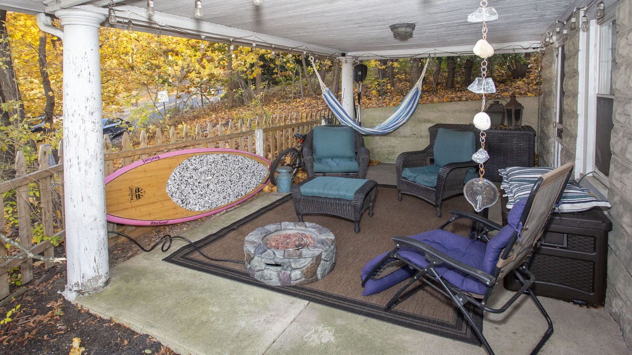 Photo of Outdoor in Halesite