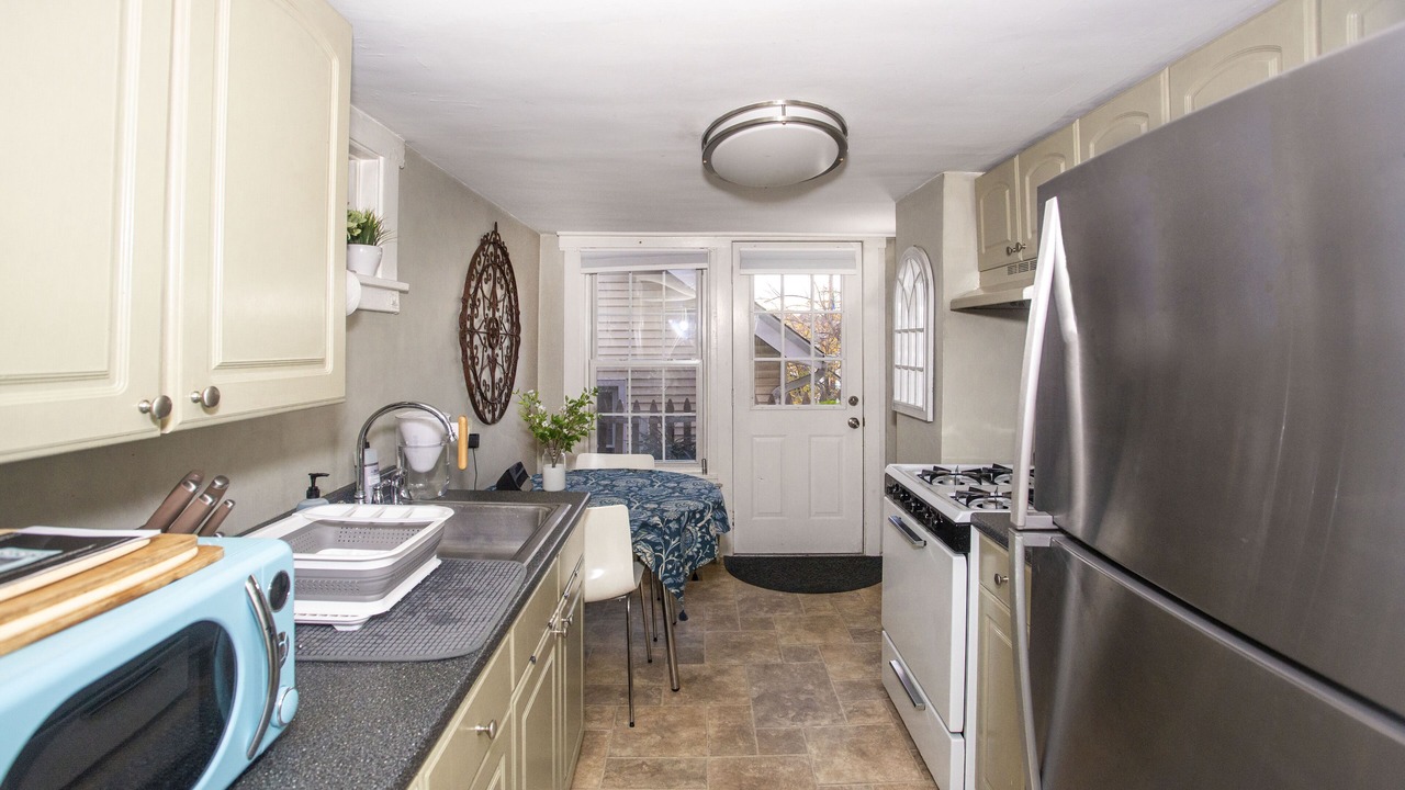 Photo of Kitchen in Halesite