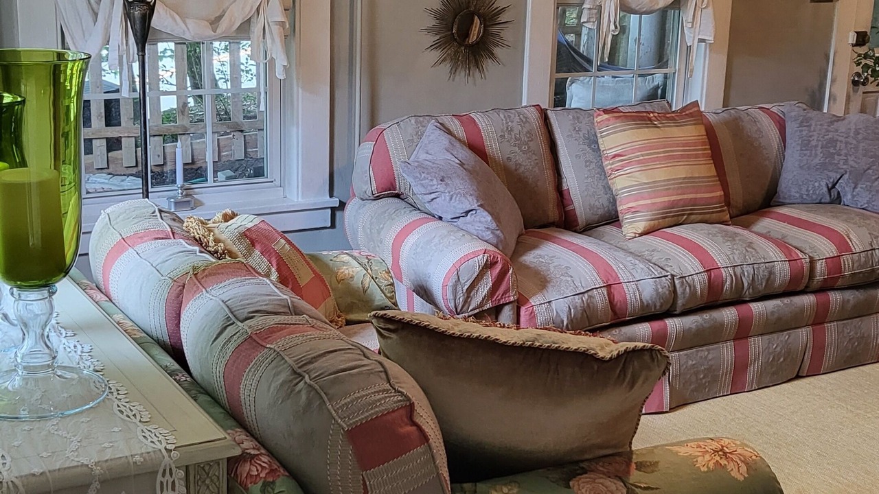 Photo of Livingroom in Halesite
